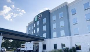 Holiday Inn Express - Julian Harper Photo