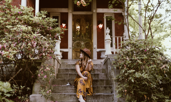 woman in front of Mollie Fontaine Loung