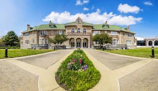 Exterior of Pink Palace Museum &amp; Mansion